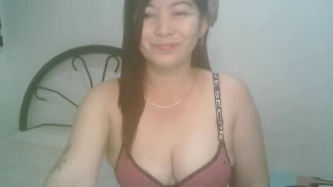 Snapshot of hotmamajen4u chatting on 10/01/25, 12:05 hotmamajen4u online show from 10/01/25, 12:05