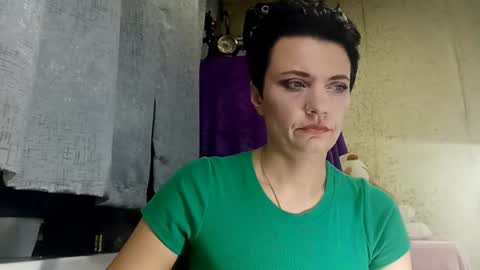 hotmamaqueen234 online show from 03/19/26, 08:02