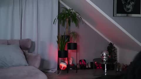 hotmilfbitch online show from 03/01/25, 07:04