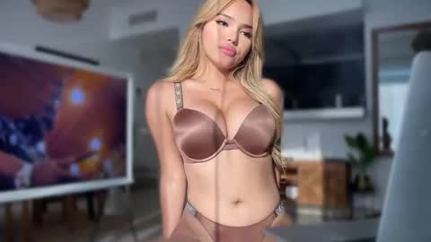 Jessica Ortega online show from 01/17/25, 12:21