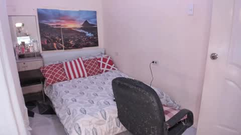 Madi online show from 12/23/24, 03:44