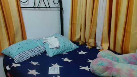 sofia online show from 02/15/25, 10:33