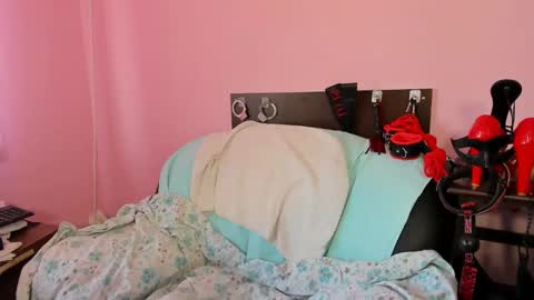 Monica online show from 01/08/25, 11:43