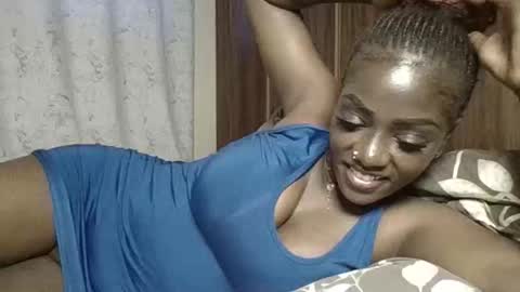 Amalia online show from 11/21/25, 01:32