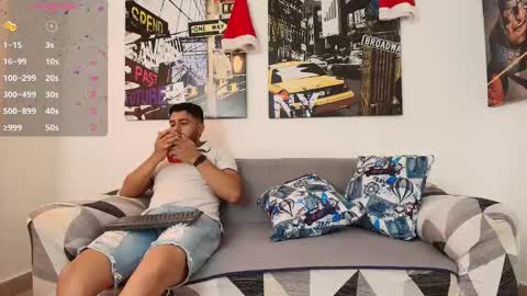 Snapshot of hott_asses chatting on 12/09/24, 07:18 hott_asses online show from 12/09/24, 07:18