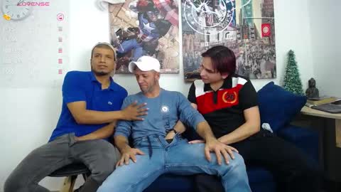 Snapshot of hott_asses chatting on 12/19/24, 12:34 hott_asses online show from 12/19/24, 12:34