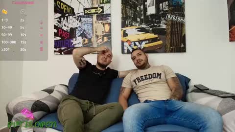 Snapshot of hott_asses chatting on 01/12/25, 01:27 hott_asses online show from 01/12/25, 01:27