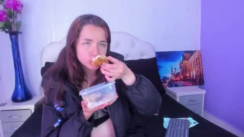 hott_barbie_ online show from 11/19/25, 07:08