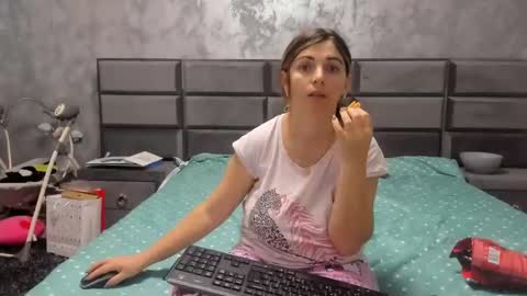 hottalicia2 online show from 12/08/24, 12:18