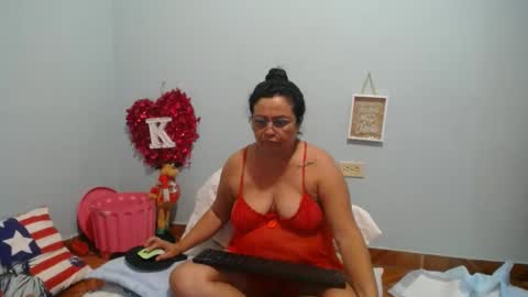 victorya karolyna online show from 12/29/24, 04:27
