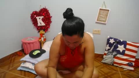 victorya karolyna online show from 01/01/25, 05:44