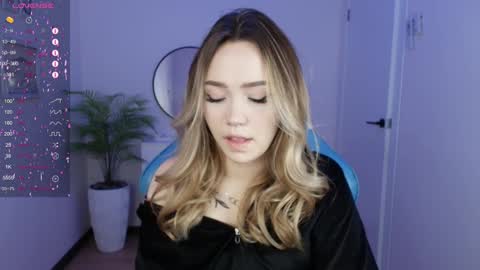 hello Im Eva online show from 01/28/25, 05:11