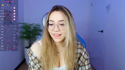 hello Im Eva online show from 02/05/25, 01:47