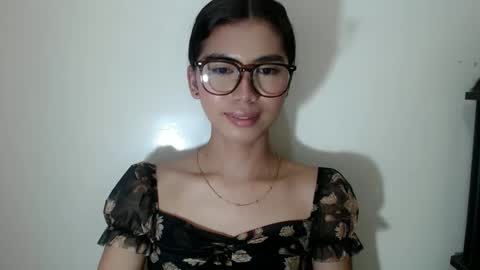 hottestdella69 online show from 10/18/25, 09:32