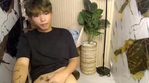hottestloues online show from 05/17/26, 02:46