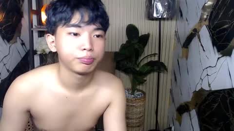hottestloues online show from 06/01/26, 09:38