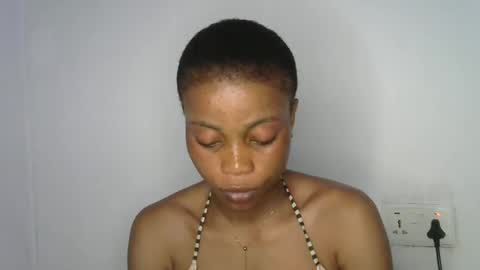 hottie baddie14 online show from 04/19/26, 12:00