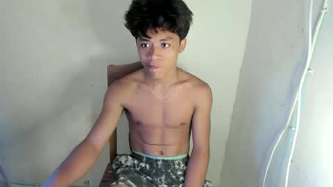 hottie_migs online show from 04/12/26, 04:28