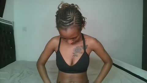 Snapshot of hottie_mistie chatting on 04/15/26, 09:15 hottie_mistie online show from 04/15/26, 09:15