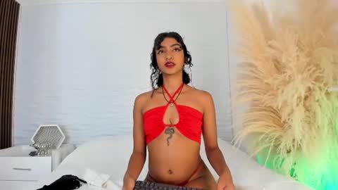Snapshot of hottie_veronica chatting on 07/13/26, 08:33 Veronica independent model online show from 07/13/26, 08:33