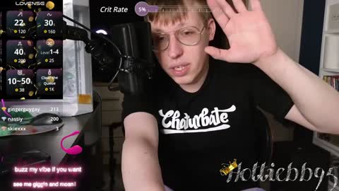 Snapshot of hottiebb95 chatting on 01/21/25, 02:00 Roberts stones online show from 01/21/25, 02:00