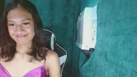 hottiest_luna online show from 05/17/26, 02:42