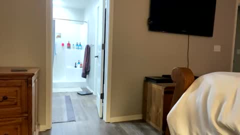 hottiewithabody101 online show from 04/08/26, 07:47