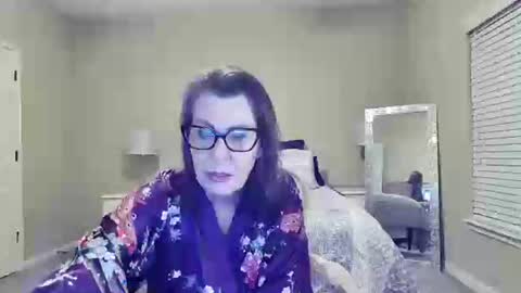 Maggie online show from 11/02/25, 04:15