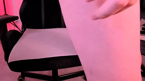 Nessie and Jessie online show from 12/13/24, 04:22