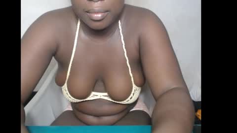 Snapshot of hottylissa1 chatting on 11/22/25, 08:19 hottylissa1 online show from 11/22/25, 08:19