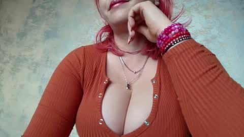 Snapshot of hotvany chatting on 03/12/25, 01:40 Goddess of Luv online show from 03/12/25, 01:40