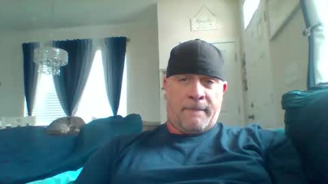 hotyummycock69 online show from 02/18/26, 03:52