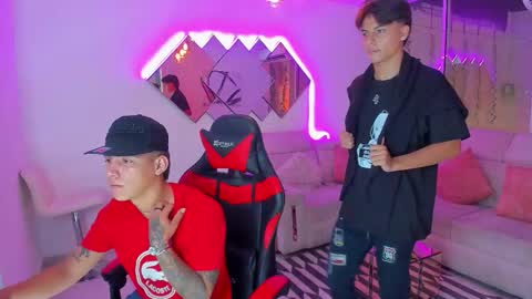 Snapshot of houseofwarrios chatting on 11/18/25, 04:06 we are Harry Jersi pablo and our mod talco online show from 11/18/25, 04:06