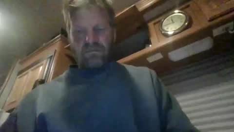 Snapshot of hoytme chatting on 12/17/24, 10:44 hoytme online show from 12/17/24, 10:44