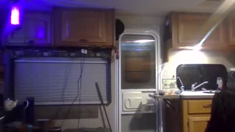 Snapshot of hoytme chatting on 11/16/25, 02:28 hoytme online show from 11/16/25, 02:28