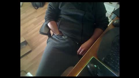 Snapshot of hrnyinutah chatting on 10/21/25, 03:35 hrnyinutah online show from 10/21/25, 03:35