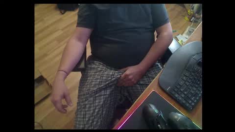 Snapshot of hrnyinutah chatting on 11/17/25, 03:18 hrnyinutah online show from 11/17/25, 03:18