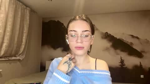 hsiuscherich online show from 12/19/25, 02:13