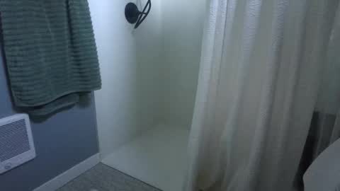 Snapshot of hubbwc chatting on 10/20/25, 05:02 hubbwc online show from 10/20/25, 05:02