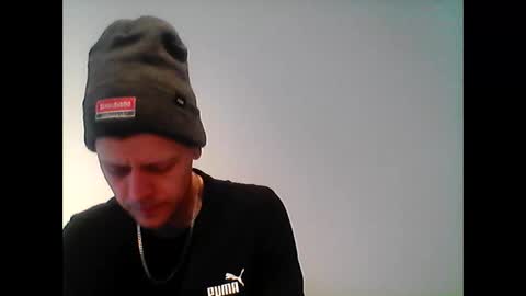 hubikush22 online show from 02/02/25, 07:52