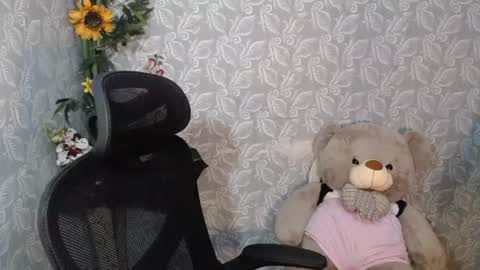 Snapshot of huge_cock2handle_intown chatting on 01/19/25, 02:04 huge_cock2handle_intown online show from 01/19/25, 02:04