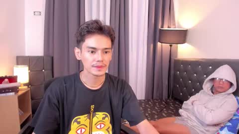 hugecock_pretty714250 online show from 12/18/25, 09:32