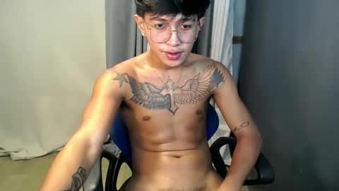 Snapshot of hugecockchristian chatting on 09/19/25, 07:43 hugecockchristian online show from 09/19/25, 07:43