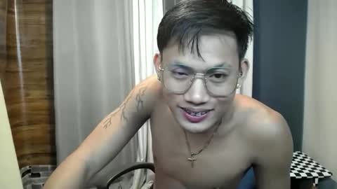 hugecockjames09 online show from 10/26/25, 08:53
