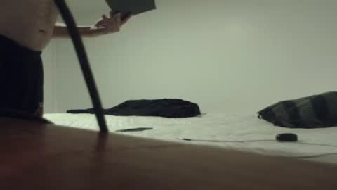 Snapshot of hugobergeron chatting on 12/29/24, 02:38 HugoBergeron82 online show from 12/29/24, 02:38