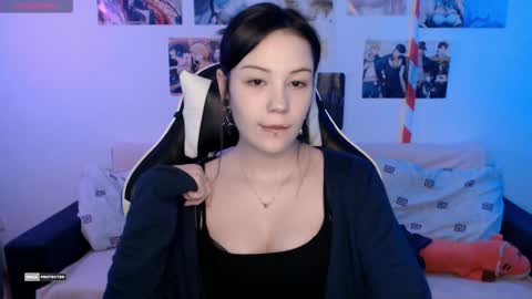 Snapshot of hugomin chatting on 12/16/24, 08:52 HugoMin online show from 12/16/24, 08:52