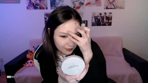 Snapshot of hugomin chatting on 12/25/24, 04:22 HugoMin online show from 12/25/24, 04:22