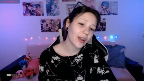 Snapshot of hugomin chatting on 12/27/24, 01:53 HugoMin online show from 12/27/24, 01:53