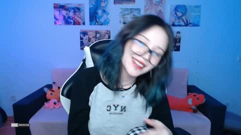 Snapshot of hugomin chatting on 02/07/25, 04:37 HugoMin online show from 02/07/25, 04:37