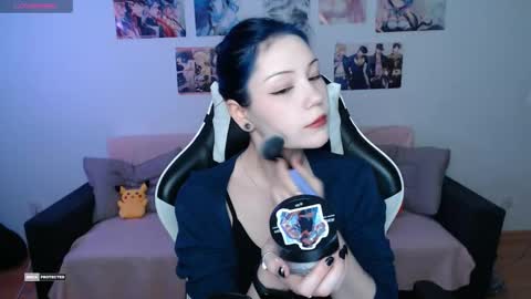 Snapshot of hugomin chatting on 03/04/25, 07:11 HugoMin online show from 03/04/25, 07:11